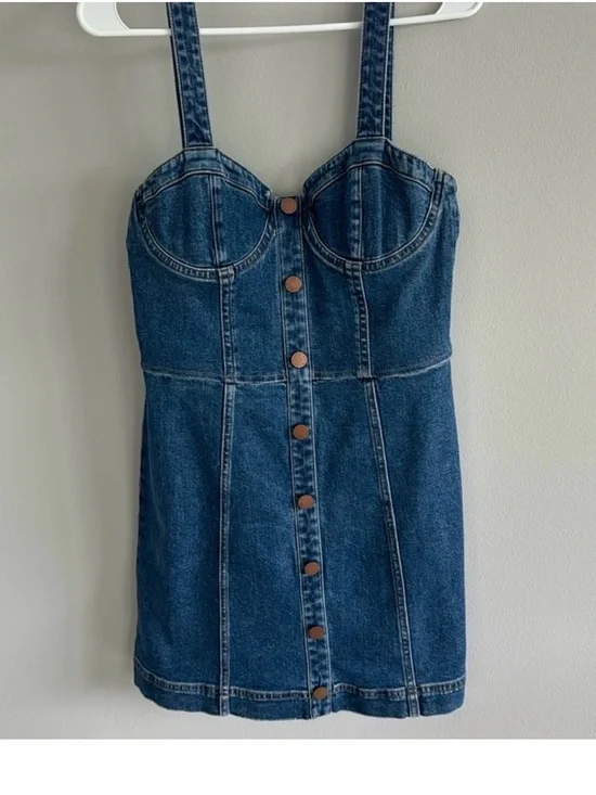 Alice + Olivia Blue Denim Jeans with Black Lining - Picture 4 of 5